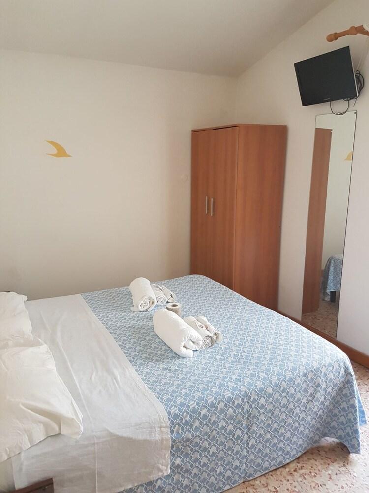 Hotel Criss Rimini Exteriör bild